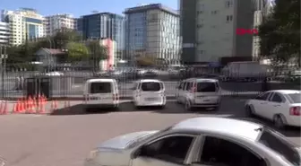 Kayseri eşini otobüs durağında bıçakladı, ölmesi için yanına kimseyi yaklaştırmadı