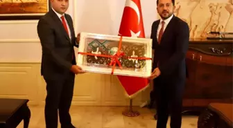 Ülkü Ocakları Başkanı Türker'den Belediye Başkanı Arı'ya ziyaret