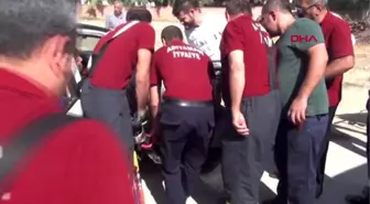 Adıyaman iki otomobil kavşakta çarpıştı 2 yaralı