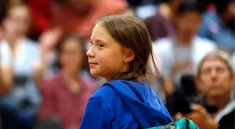 İtalya'da Greta Thunberg'in boynundan asılı kuklası savcılığı harekete geçirdi