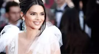 Kendall Jenner, reklam yüzü olduğu iç çamaşırı firması için objektif karşısına geçti