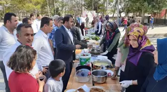 Öğrenciler okulları yararına kermes düzenledi