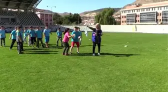 800 çocuk geleneksel oyunları oynadı