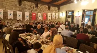 AHLATİSDER, öğrencilere burs veren hemşehrileriyle kahvaltıda bir araya geldi