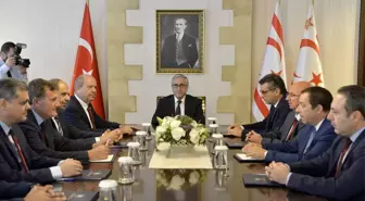 Cumhurbaşkanı Akıncı, siyasi partilerin başkanlarıyla bir araya geldi