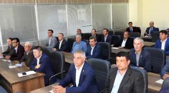 Demirci Kaymakamı Kaya, muhtarlarla buluştu