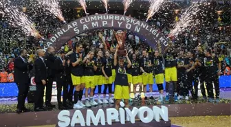 Fenerbahçeli Tuğçe Canıtez: 'Kupayı kazanmak mutlu etti'
