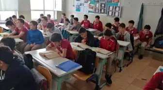 Öğrenciler Barış Pınarı Harekatına dualarla destek oldu
