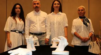 Romatoid artrit hastalığına heykellerle dikkati çektiler