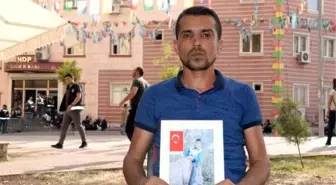 Evlat nöbeti tutan babadan harekata destek: oğlum, o silahı at ve teslim ol