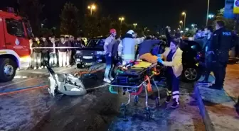 Hurdaya dönen otomobildeki sıkışanları itfaiye çıkarttı