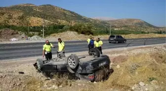 Adıyaman'da otomobil takla attı: 2 yaralı