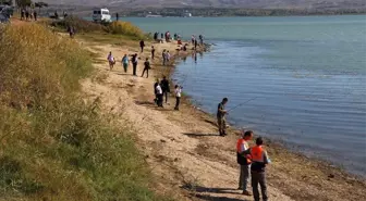 Büyükçekmece'de balıkçılar en büyük turna balığı için olta attı