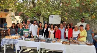 Çeşme CHP Gençlik Kollarından sokak hayvanları için kermes