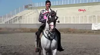 Erzurum ciritçilerden mehmetçiğe selam