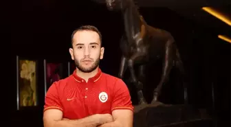 Olcan Adın futbolu bıraktı