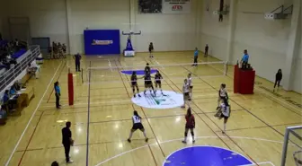 Söke Voleybol, ilk maçında Bergama'dan eli boş döndü