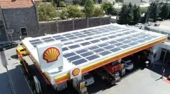Akaryakıt istasyonun elektriği güneşten sağlanıyor