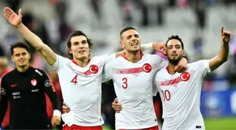 Mehmet Demirkol, Merih Demiral'a övgü yağdırdı: Dünyanın en iyisi olabilir