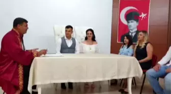 Mersin 20 yıllık memur, oğlunun da nikahını kıydı