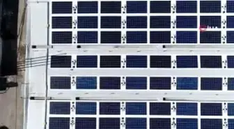 Akaryakıt istasyonun elektriği güneşten sağlanıyor