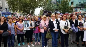 Kadın cinayetlerini oturma eylemi ile protesto ettiler