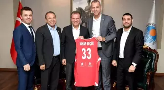 Mersin, Türkiye-Litvanya basketbol maçına hazırlanıyor