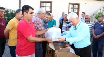 Başkan Geyikçi, belediye personeline kask dağıttı