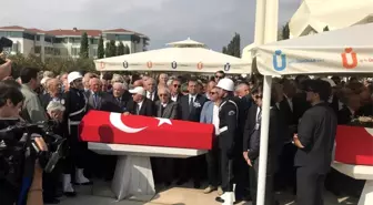 Eski bakanlar Ali Topuz ve Orhan Birgit son yolculuklarına uğurlandı