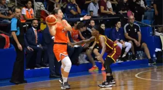 Gelecek Koleji Çukurova Basketbol-Nadezhda: 53-69