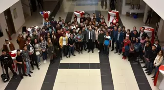 MAKÜ Rektörü Korkmaz, uluslararası öğrencilerle Tanışma Çayı'nda bir araya geldi