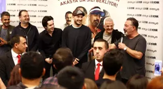 Cem Yılmaz, Akasya'da sevenleri ile buluştu