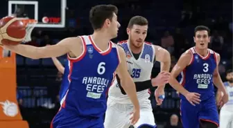 Anadolu Efes'ten Arel'e büyük fark