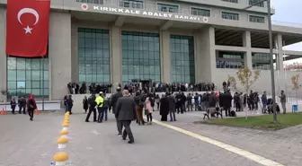 Emine Bulut'un davasında, öldürülen kadının yakınları sanığa saldırı girişiminde bulundu