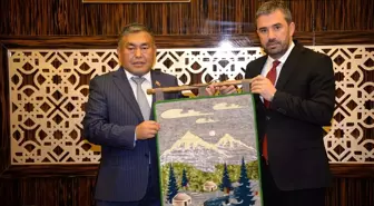 Kırgızistan'ın Oş Şehri Meclis Başkanından Pursaklar'a ziyaret
