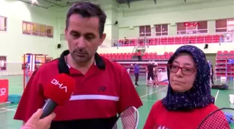 Spor aileler yarışıyor badminton turnuvası'nın şampiyonu başkan özmekik ve eşi oldu