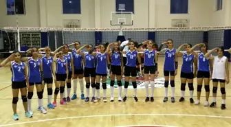 Voleybol kız voleybol takımından Mehmetçiğe selam