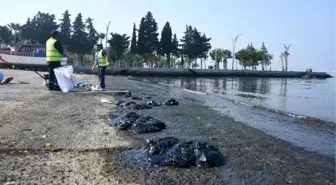 Aliağa'da gemiden sızan petrol nedeniyle balıkçılar ve halk uyarıldı