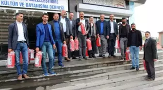 Cami ve cemevlerine yangın söndürme tüpü bağışı