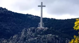 Eski İspanya diktatörü Franco'nun kabri helikopterle aile mezarlığına taşınacak