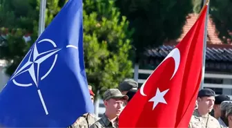 Fransa Ulusal Birlik Partisi Lideri Le Pen, Türkiye'nin NATO'dan çıkarılması çağrısı yaptı