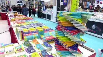 Ankara Kitap Fuarı'na yoğun ilgi -Arınç