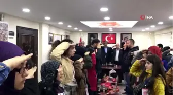 Kocaeli'nden Hakkari'ye gelen öğrencilerden asker selamı