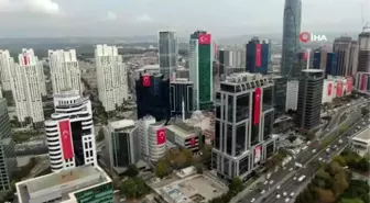 Dev Türk bayrakları ile donatılan gökdelenler havadan görüntülendi