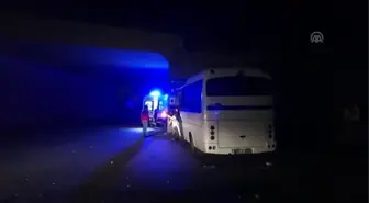 Manisa'da maden işçilerini taşıyan servis ile kamyon çarpıştı: 26 yaralı