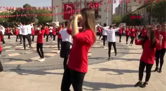 Manisa'da 1923 kişi harmandalı oynadı