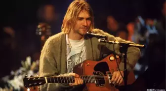 Kurt Cobain'in hırkası 334 bin dolara satıldı