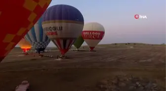 Yerden metrelerce yüksekte, sıcak hava balonunda nikah töreni