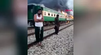 Pakistan'da tren yangını 65 ölü