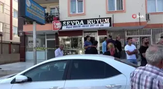 Antalya'da çorapla kuyumcu soyan hırsız 3 kilo altınla yakalandı